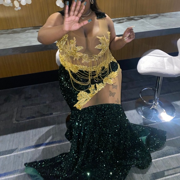 gold prom dress black girl Sexy Sequins Mermaid Long Evening Formal Dresses Gold / US2 Waist Line Gold Sequin Appliqued Black Velvet